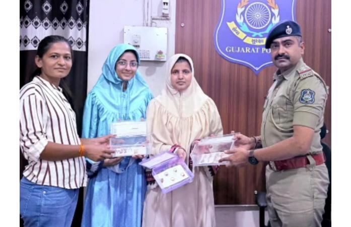 જામનગરમાં પોલીસની સફળતા : “તેરા તુજકો અર્પણ” કાર્યક્રમ હેઠળ મૂળ માલિકને પરત