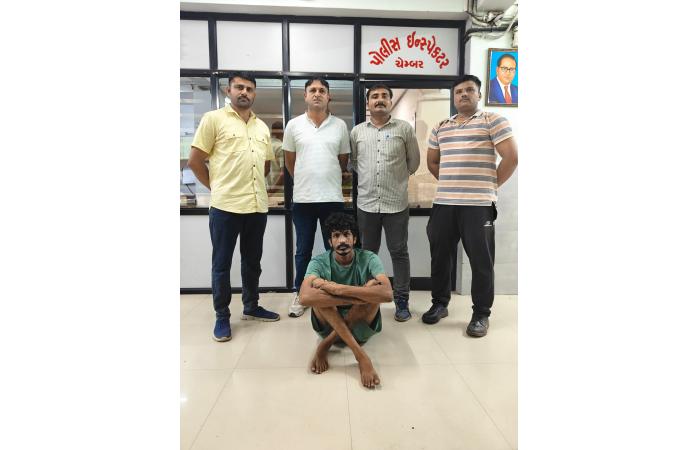 ખંભાળિયા પોલીસને મોટી સફળતા પાંચ મહિનાથી નાસ્તો ફરતો શખ્સ રાજકોટના કુવાડવા વિસ્તારમાંથી ઝડપાયો, રીક્ષા કબ્જે.