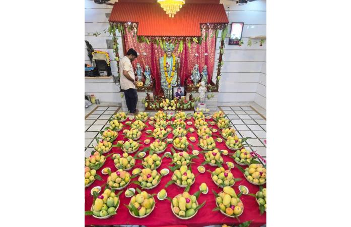 ભાણવડના પ્રાચીન જલારામ મંદિરે આંબા મનોરથ દર્શન માટે ઉમટી ભાવિકોની ભીડ.