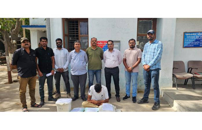 જામનગરમાં એન્ટી નાર્કોટિક્સ ટાસ્ક ફોર્સની મોટી કાર્યવાહી: ગાડુકા ગામેથી 4.33 કિલો ગાંજા સાથે શખ્સ ઝડપાયો, રૂ. 2.07 લાખનો મુદ્દામાલ જપ્ત.