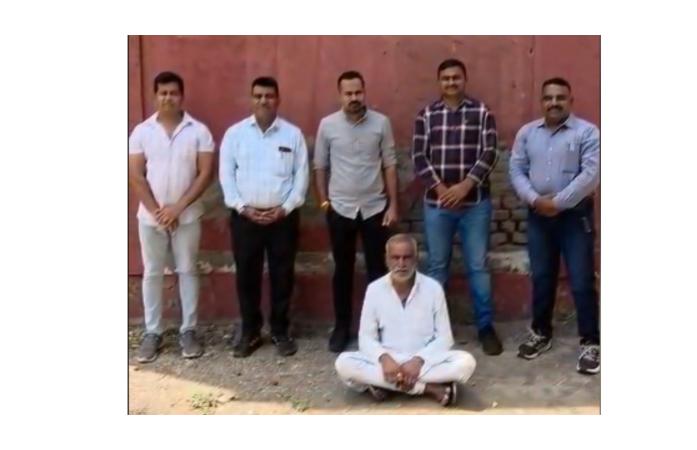 ૯ વર્ષથી ફરાર રહેલો પ્રોહિબિશન કેસનો આરોપી એલસીબીએ ઝડપી પાડ્યો.