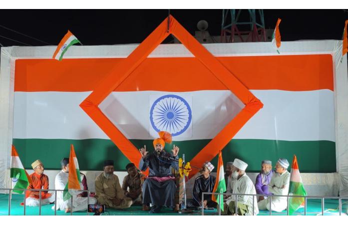જામનગરના રઝાનગરમાં મોહર્રમની વાઇઝ શરીફમાં તિરંગાની થીમનો અનોખો શણગાર, રાષ્ટ્રપ્રેમના રંગે રંગાયો કાર્યક્રમ.