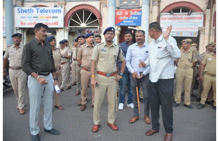 મહોરમ પર્વને લઈને જામનગર પોલીસ એલર્ટ: દરબારગઢ સહિત સંવેદનશીલ વિસ્તારોમાં ફૂટ પેટ્રોલિંગ, ચુસ્ત બંદોબસ્ત ગોઠવાયો