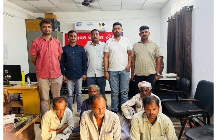 ભાણવડમાં જુગાર પર પોલીસનો દરોડો: પાંચ શખ્સ રોકડ રકમ સાથે ઝડપાયા, ₹19 હજારથી વધુ મુદ્દામાલ જપ્ત