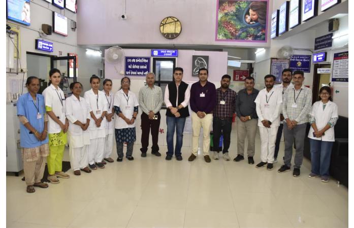 વસઈ પ્રાથમિક આરોગ્ય કેન્દ્રની મુલાકાતે પહોંચ્યા આરોગ્ય મંત્રી પ્રફુલ પાનસેરીયા.