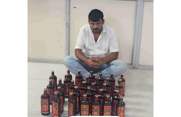 જામનગરમાં એલસીબીની કાર્યવાહી: એક્ટિવા પર ઇંગ્લિશ દારૂની 32 બોટલ સાથે રાજસ્થાનનો શખ્સ ઝડપાયો, રૂ.71 હજારથી વધુનો મુદ્દામાલ જપ્ત