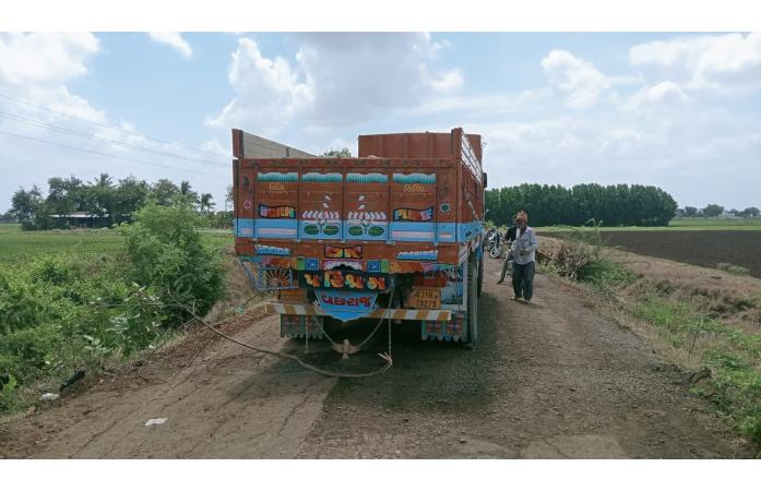કેશોદના બલાગામ નજીક ગમખ્વાર અકસ્માત: ટ્રકની અડફેટે મહિલાનું ઘટનાસ્થળે કરુણ મોત, પરિવારની નજર સામે સર્જાઈ હૃદયદ્રાવક ઘટના.