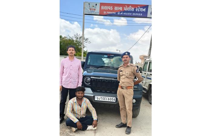 કાલાવડના છતર ગામે પેટ્રોલ પંપ પર દાદાગીરી કરનાર યુવક ઝડપાયો, વીડિયો વાયરલ થતાં પોલીસે ટેકનિકલ તપાસથી આરોપીને ઝડપી પાડ્યો.