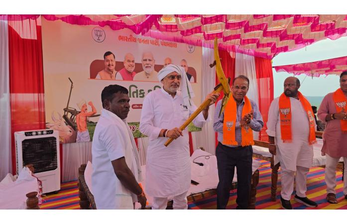 શહેરામાં પ્રદેશ ભાજપ પ્રમુખ જગદીશ વિશ્વકર્માનો સંગઠનાત્મક પ્રવાસ: બુથ સ્તરે પક્ષને વધુ મજબૂત બનાવવા કાર્યકરોને આહવાન, યુવાનો અને ખેડૂતો સાથે કર્યો સીધો સંવાદ.