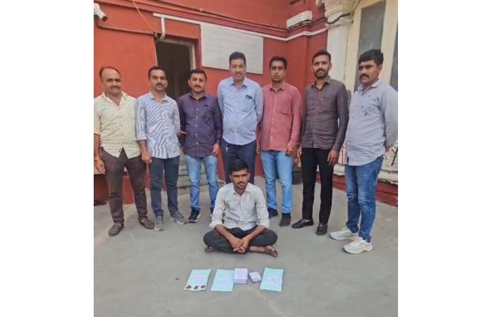 જામનગરમાં એસ.ઓ.જી.ની મોટી કાર્યવાહી: ૨૧.૯૫ લાખના કોકેન અને MDMA સાથે રાજસ્થાની શખ્સ ઝડપાયો.
