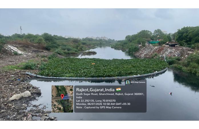 રાજકોટ મહાનગરપાલિકાનો નવતર પર્યાવરણ પ્રયોગ: આજી નદીમાં ટ્રેશ બેરિયર લગાવાયું, રામનાથપરા મહાદેવ મંદિર વિસ્તાર રહેશે સ્વચ્છ.