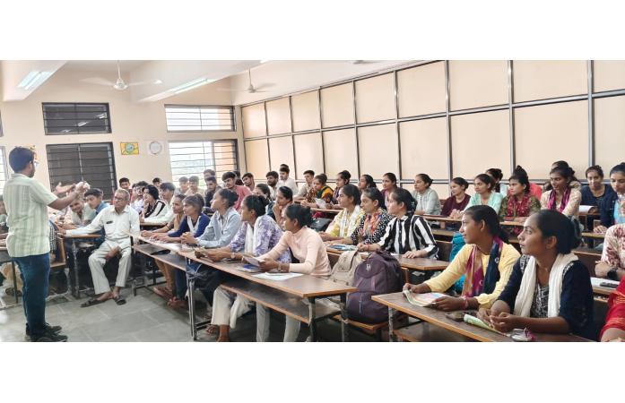 લાલપુરની સરકારી આર્ટસ અને કોમર્સ કોલેજમાં ‘ટીબી મુક્ત ભારત અભિયાન’ અંતર્ગત જાગૃતિ સેમિનાર યોજાયો, ટીબી સામે જનભાગીદારીનું આહ્વાન
