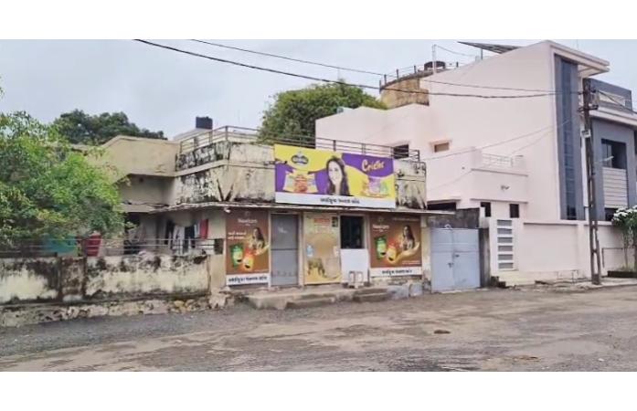 કેશોદ નગરપાલિકાની કાર્યવાહીથી વિવાદ: રહેણાંક વિસ્તારમાં વેપાર અંગે નોટિસ બાદ વેપારીઓમાં ચર્ચા.