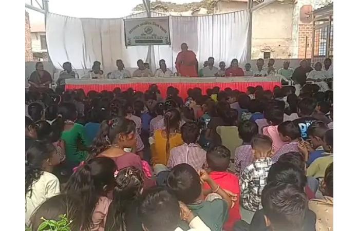 આમોદના સરભાણ ગામે શાળા પ્રવેશોત્સવની ઉજવણી : ધારાસભ્ય ડી.કે. સ્વામીએ બાળકોને નિયમિત અભ્યાસ અને ઉચ્ચ લક્ષ્ય માટે પ્રેરણા આપી