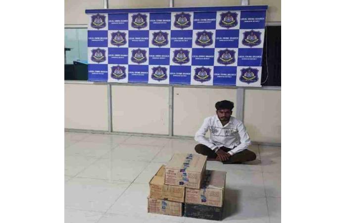 જામનગર એલસીબીની કાર્યવાહી: વિદેશી દારૂના જથ્થા સાથે એક શખ્સ ઝડપાયો, ₹78,900નો મુદ્દામાલ જપ્ત.