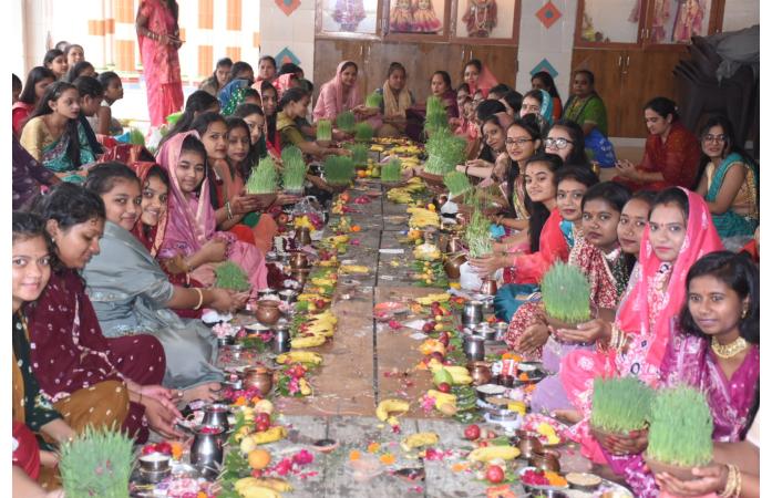 જામનગરમાં જયા પાર્વતી વ્રતનો પ્રારંભ: કાશી વિશ્વનાથ મહાદેવ મંદિરે બાળાઓએ કરી પૂજા-અર્ચના.