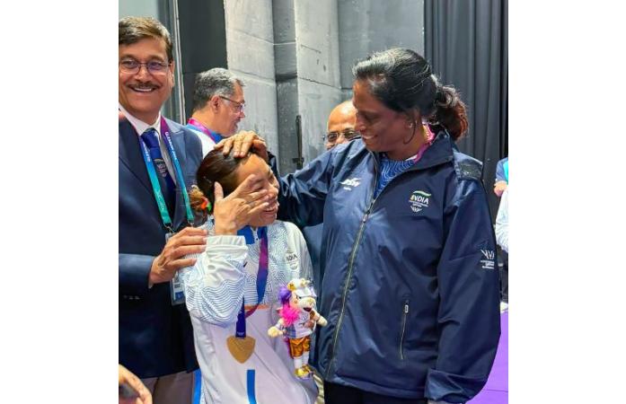 કોમનવેલ્થ ગેમ્સમાં મીરાબાઈ ચાનૂનો ગોલ્ડન કમાલ: સતત ત્રીજી વખત જીત્યો સ્વર્ણ, સ્નેચમાં બનાવ્યો નવો ગેમ્સ રેકોર્ડ.