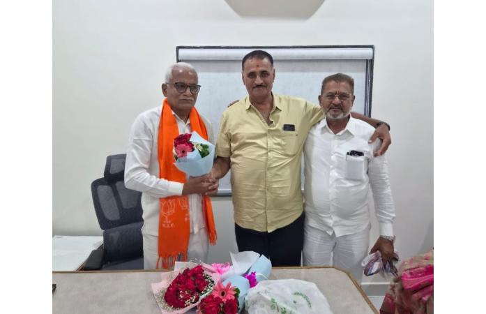 તાલાલા-સુત્રાપાડા વિધાનસભાના ધારાસભ્ય ભગવાનભાઈ બારડના જનસંપર્ક કાર્યાલયનું લોકાર્પણ