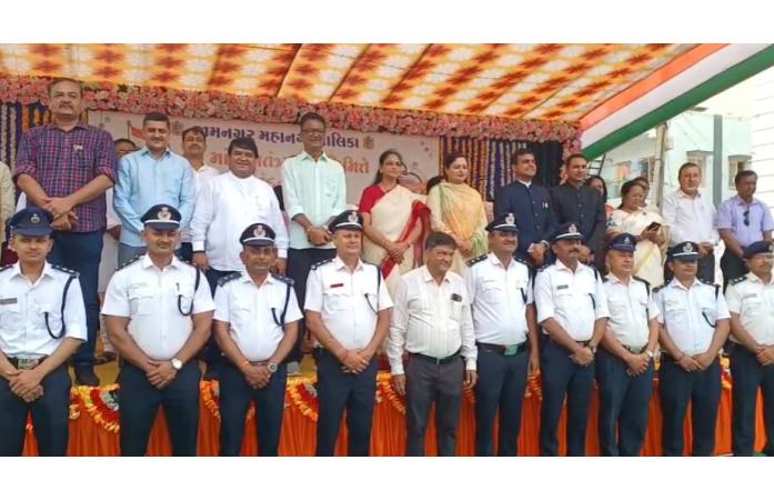 જામનગરમાં 80મા સ્વાતંત્ર્ય પર્વની ભવ્ય ઉજવણી, તિરંગાને સલામી સાથે ગુંજ્યું રાષ્ટ્રગાન.