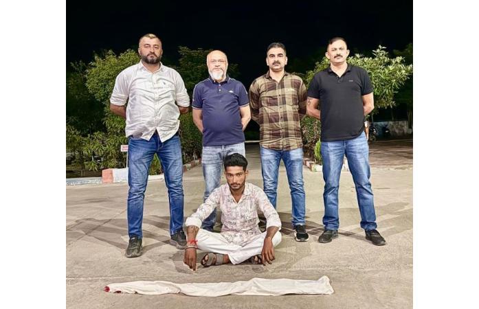 ભાણવડના ઘુમલી વિસ્તારમાંથી દેશી બનાવટની જામગરી બંદૂક સાથે યુવક ઝડપાયો.