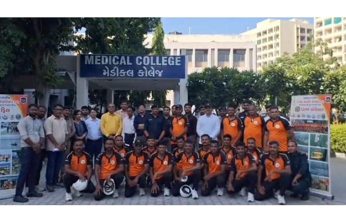 ધારપુર મેડિકલ કોલેજમાં આગની આપત્તિ સામે બચાવ કામગીરીની મોકડ્રિલ યોજાઈ.