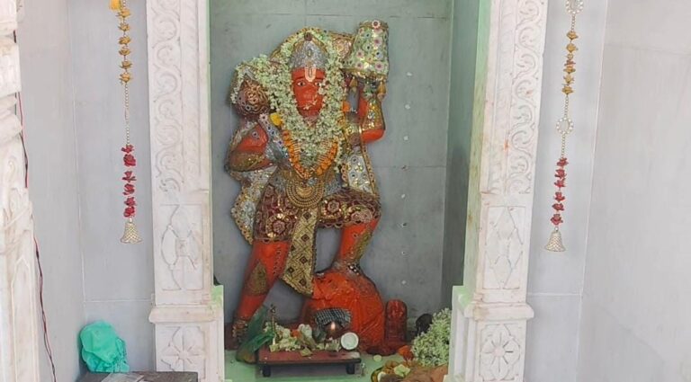 રાધનપુરમા શ્રી રાપરીયા હનુમાનજી શિખર પ્રતિષ્ઠા તથા મંદિરોની મૂર્તિ પ્રાણ પ્રતિષ્ઠા મહોત્સવ યોજાશે, 5 કરોડના ખર્ચે બનેલા ભવ્ય મંદિરની પ્રતિષ્ઠા..