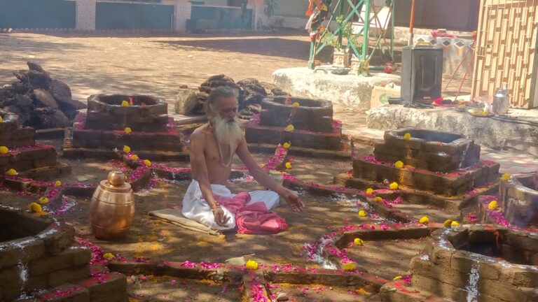 ચૈત્રી નવરાત્રી હિન્દુ સંસ્કૃતિનું મહત્વ અને વિશેષ અનુષ્ઠાન કરતા લીમધ્રાના રામદાસ બાપુ