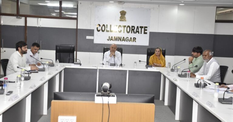 જામનગર જીલ્લા કલેકટરશ્રી કેતન ઠક્કરની અધ્યક્ષતામાં જિલ્લા નાગરિક પુરવઠા અને ગ્રાહક સુરક્ષા સલાહકાર સમિતિની બેઠક મળી.