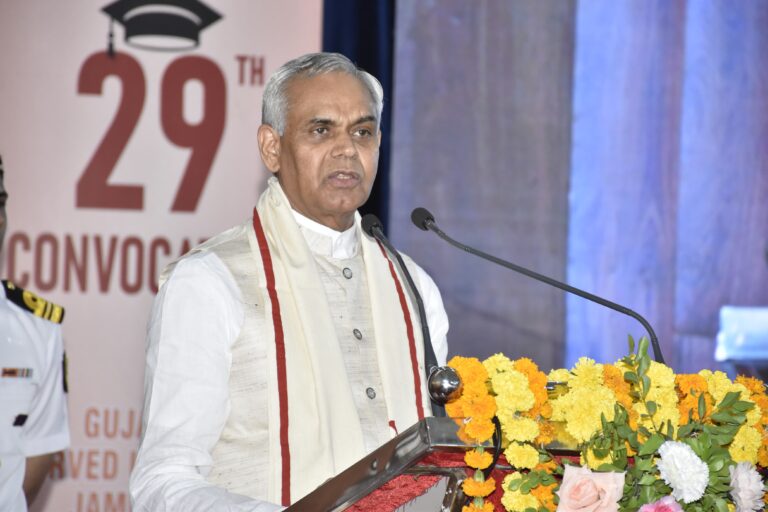 રાજ્યપાલ શ્રી આચાર્ય દેવવ્રતજીની પ્રેરક ઉપસ્થિતિમાં જામનગરની ગુજરાત આયુર્વેદ યુનિવર્સિટીનો ૨૯ મો ૫દવીદાન સમારોહ યોજાયો; ૧૮૪૧ વિદ્યાર્થીઓને પદવી એનાયત કરાઈ.