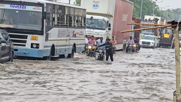 પંચમહાલમાં કમોસમી વરસાદ વરસી રહ્યો