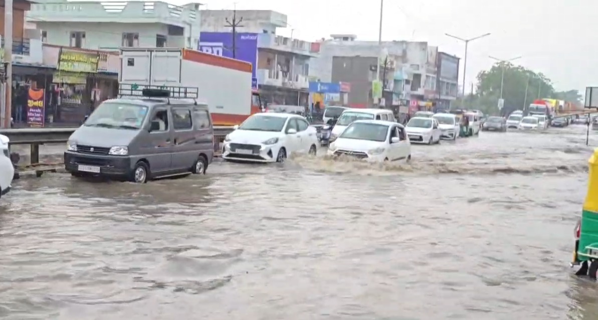 શહેરા માં વૈશાખ મહિનામાં અષાઢી માહોલ