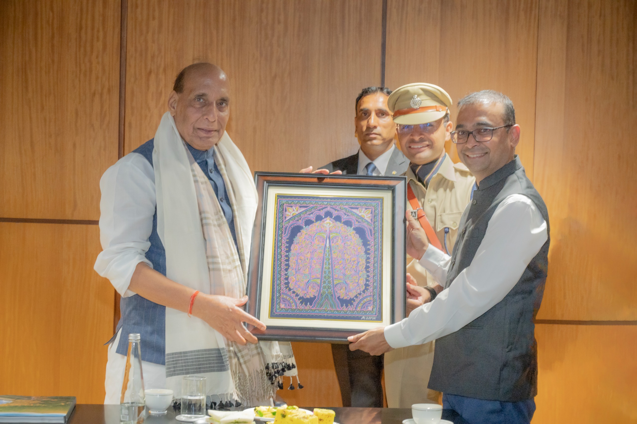કચ્છીજનોની ખુમારી અને ભૂકંપ બાદ વડાપ્રધાનના વિઝનથી કચ્છના સર્વાંગી વિકાસને બિરદાવતા સંરક્ષણ મંત્રી રાજનાથસિંહ