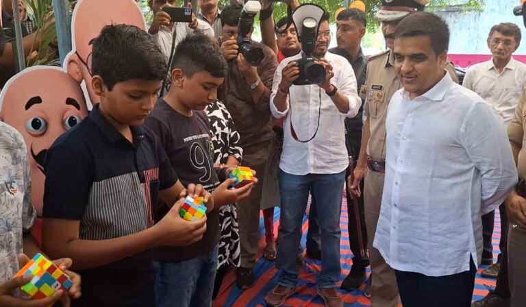 અમદાવાદ પોલીસ કમિશનરની પહેલે પોલીસ પરિવારના બાળકોમાં આવડતનો વિકાસ કર્યો – રાજ્યના ગૃહમંત્રી હર્ષ સંઘવીએ આપ્યું સરાહનીય પ્રોત્સાહન