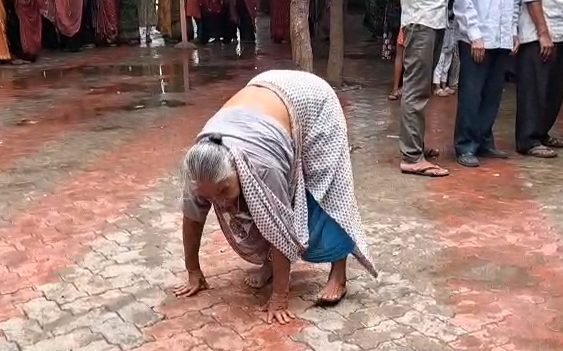 લોકશાહીનો મહાપર્વ: જામનગર જિલ્લા ગ્રામ પંચાયત ચૂંટણીમાં યુવાનોથી લઈ વૃદ્ધો સુધીનો ઉમંગ