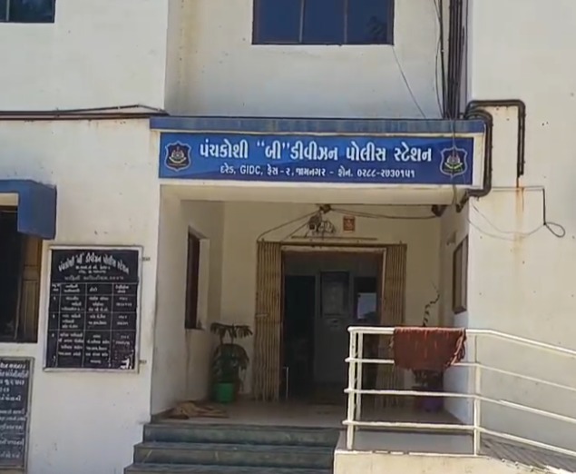 જામનગર નજીક ગેરકાયદે બાયોડીઝલ કૌભાંડનો પર્દાફાશ: 1580 લિટર જથ્થો સાથે 21 લાખથી વધુનો મુદ્દામાલ જપ્ત, ત્રણ શખ્સોની ધરપકડ