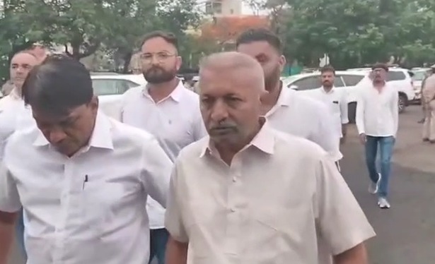 અંતિમ વિદાયને સલામ: વિજયભાઈ રૂપાણીની શ્રદ્ધાંજલિ સભામાં ગોંડલના પૂર્વ ધારાસભ્ય જયરાજસિંહ જાડેજાની ભાવનાત્મક હાજરી