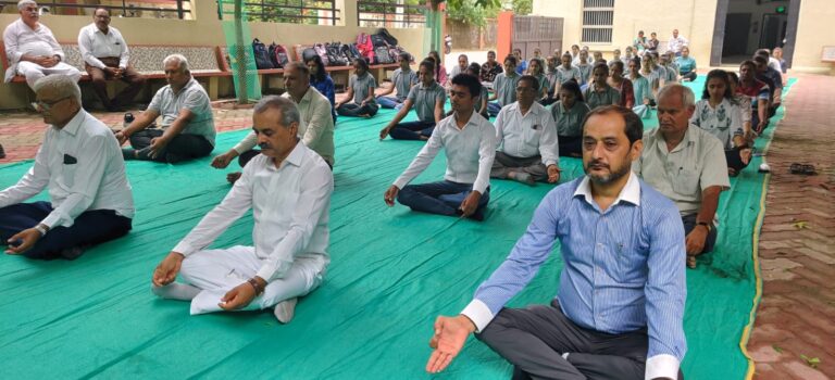 “યોગથી સંસ્કાર, સ્વાસ્થ્ય અને આત્મબળ: ડૉ.સુભાષ મહિલા કોલેજમાં યોજાઈ પ્રેરણાદાયી યોગ શિબિર”..