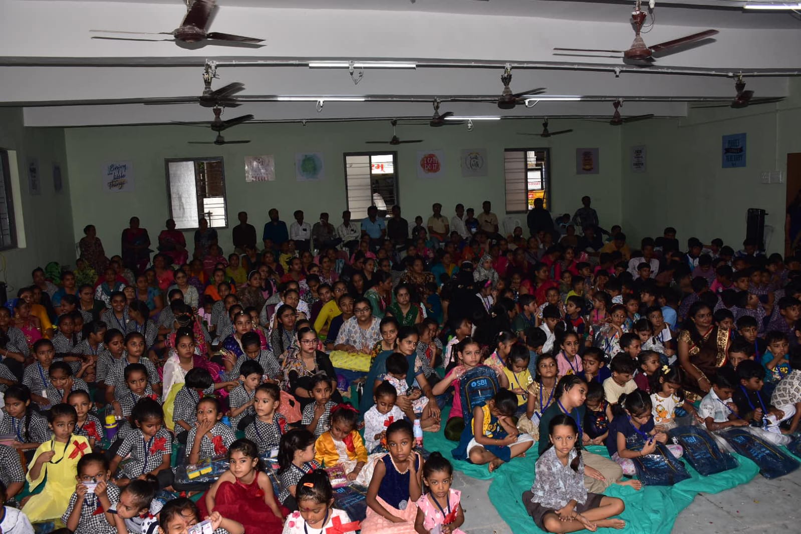 અક્ષરારંભે ઉજવાયો શાળા પ્રવેશોત્સવ: ધારાસભ્ય દિવ્યેશ અકબરીએ પાઠશાળાના નવનિર્મિત અંકુરોને આપ્યું આશીર્વાદ