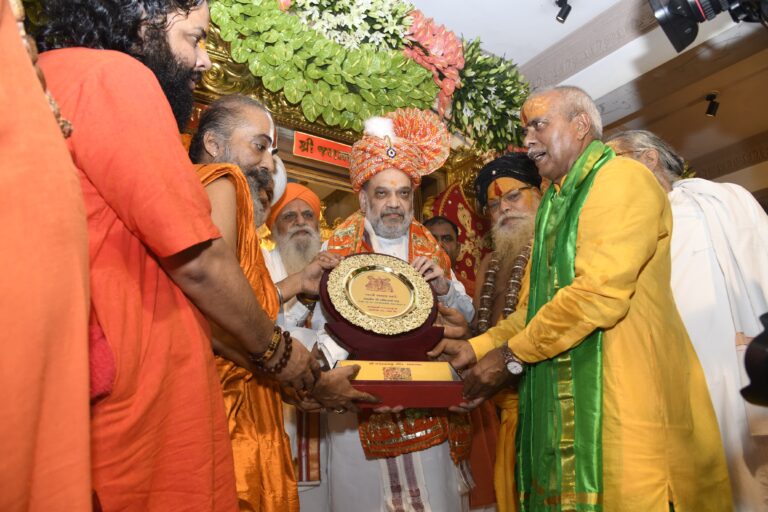 કેન્દ્રીય ગૃહમંત્રી અમિત શાહે શ્રી જગન્નાથજીની મંગળા આરતીમાં સહભાગી થઈ ભક્તિભાવપૂર્વક દર્શન કર્યાં