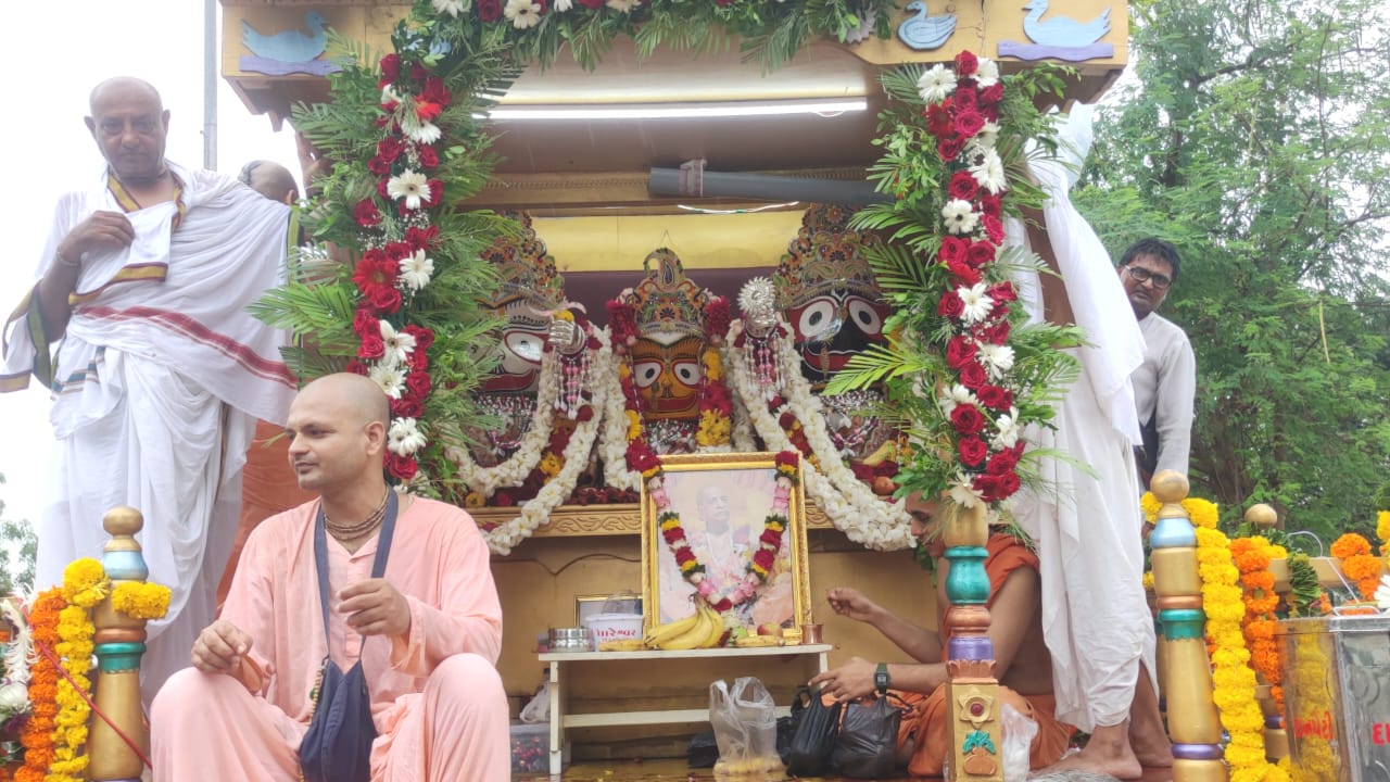 જામનગરમાં ઈસ્કોન દ્વારા ભવ્ય રથયાત્રાનું આયોજન: હરિભક્તોની ભક્તિમય ઉમટતી ઘૂંઘાટ