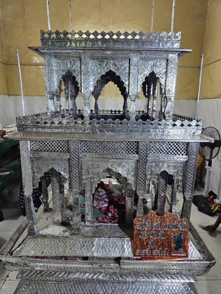 હાલારનું ગૌરવ: 190 કિલો ચાંદીથી બનેલો “ચાંદીનો તાજિયો” — વિશ્વભરમાં પ્રસિદ્ધ તાજિયા જામનગરનું ધર્મ-સાંસ્કૃતિક આભૂષણ