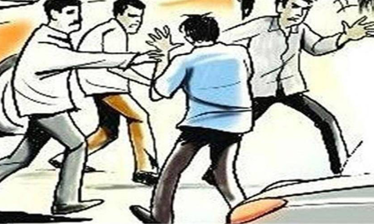 પોલીસમાં ફરિયાદ: નયારા કંપની નજીક રબારી અને દરબાર સમાજ વચ્ચેની જૂની અદાવતને કારણે ટેન્કર ચાલક અને સાથીઓ પર હુમલો, ચાર આરોપીઓ સામે ગુનો..