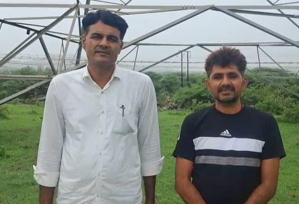 સોનવડિયામાં પવન ચકીનું પાંખ તૂટી પડ્યું: Congress પ્રમુખે કંપની વિરુદ્ધ પગલાંની માંગ કરી