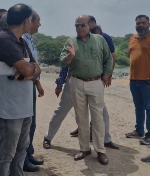 જામનગરમાં મ્યુનિસિપલ કમિશનર સતત મેદાનમાં: શહેરના રસ્તાઓની હાલત જાણવા માટે સત્યમ કોલોની સહિત અનેક વિસ્તારોમાં કર્યું જાતે નિરીક્ષણ