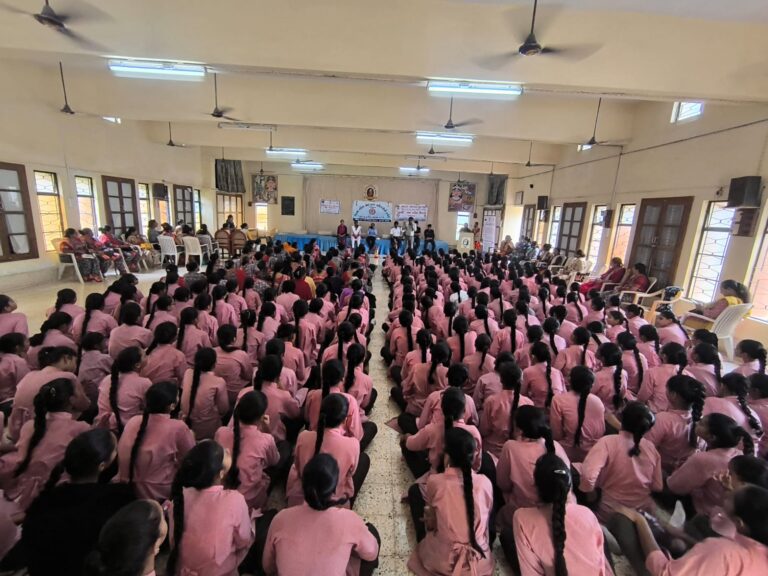 જામનગરના કસ્તુરબા સ્ત્રી વિકાસ ગૃહમાં ફાયર સેફ્ટી તાલીમ: 300થી વધુ બહેનોને અપાયી જીવ બચાવવાની સમજણ અને લાઈવ ડેમો અનુભવ