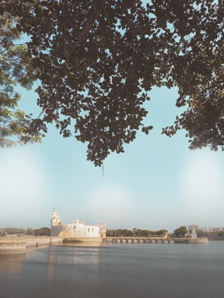 રણમલ તળાવ: જામનગરનું ધબકતું હૈયું – શહેરના સ્થાપના દિવસની ઉજવણીની સાથે આપ સૌને ખૂબ ખૂબ શુભકામનાઓ