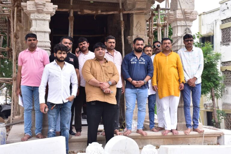 મિગ કોલોનીના મંદિર મુદ્દે કોંગ્રેસનો કમિશનર સામે વિરોધ: “કોઈ પણ પ્રાણ પ્રતિષ્ઠા વિના મહાદેવજીને સ્થાપવા તંત્રની સંવેદનહીનતા”