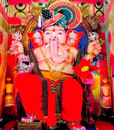 વિશ્વનો સૌથી મોટો ૮૦૦ કિલોનો મોદક ગિરગાવચા રાજાને અર્પણ – ભક્તિ, ભોજન અને વિશ્વ રેકૉર્ડનો અનોખો મેળાપ