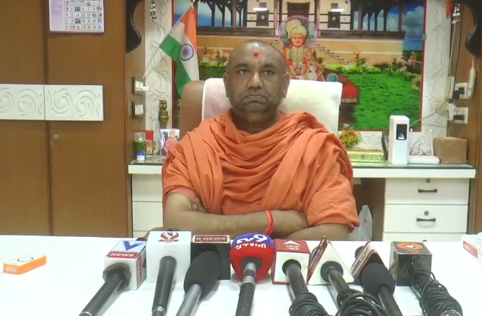 ગઢડા ગોપીનાથજી મંદિર ફરી વિવાદમાં: જુગારકાંડમાં પાર્ષદ હરિકૃષ્ણ વાઘ સહિત 8 ઝડપાયા, સંતો વચ્ચે આક્ષેપ-પ્રત્યાઆક્ષેપથી માહોલ ગરમાયો
