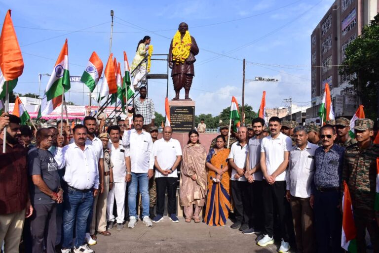 જામનગરની ભવ્ય તિરંગા યાત્રા: દેશપ્રેમ, એકતા અને સ્વચ્છતાનો જીવંત મહાપર્વ